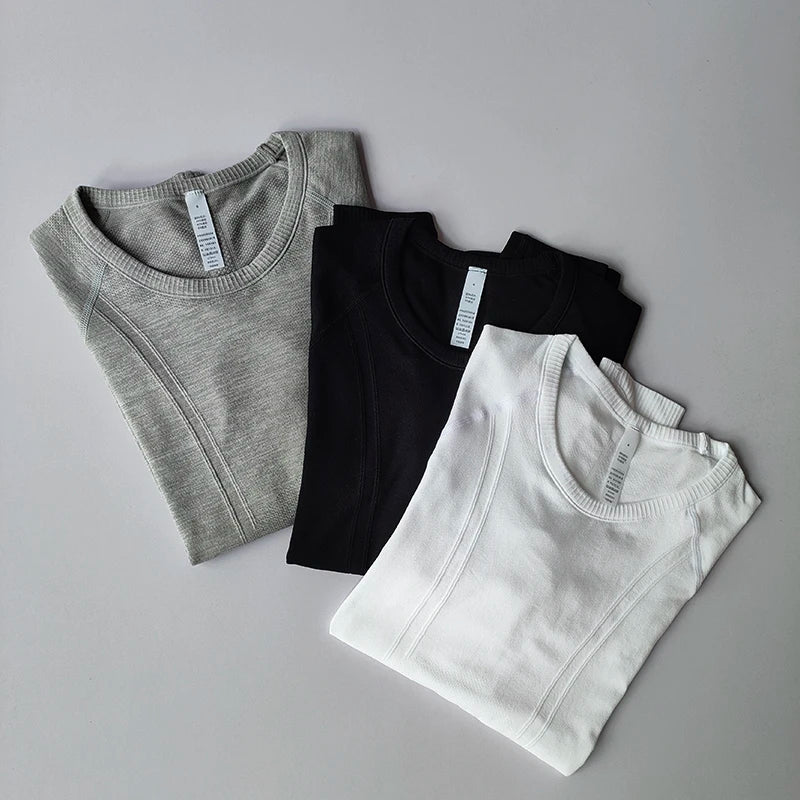 Women's Seamless Yoga Long Sleeve Gym Shirt — Slim Fit Running Fitness Top
