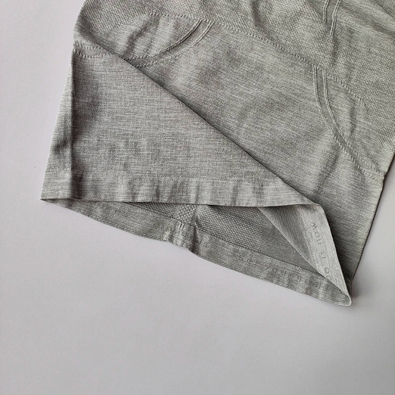 Women's Seamless Yoga Long Sleeve Gym Shirt — Slim Fit Running Fitness Top